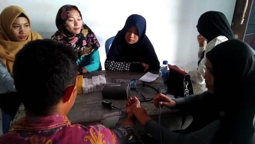 Jaga Stamina Penyelenggara Pemilu, Tenaga Medis di Buton Diterjunkan﻿