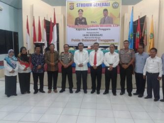 Kapala Kepolisian Daerah (Kapolda) Sulawesi Tenggara (Sultra) Brigjen Pol Andap Budhi Revianto S.Ik Foto bersama dengan petinggi rektorat IAIN Kendari. FOTO : ONNO