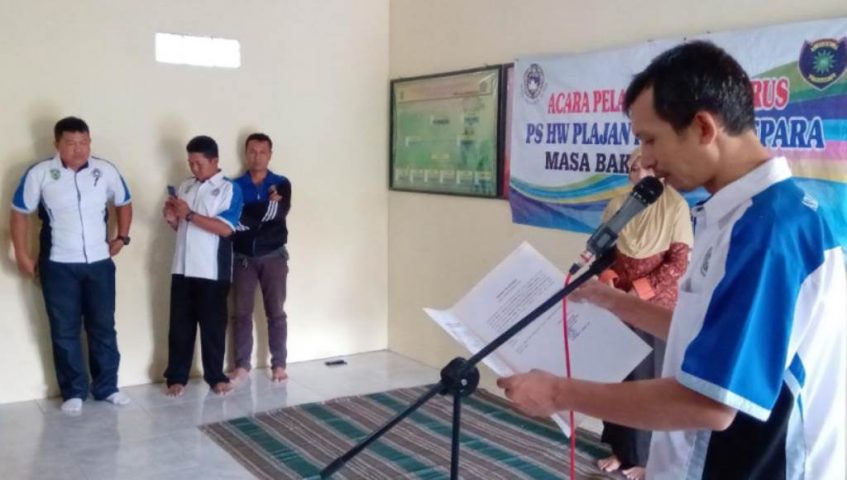 Ketua Askab PSSI Jepara Lantik Pengurus PS HW Plajan