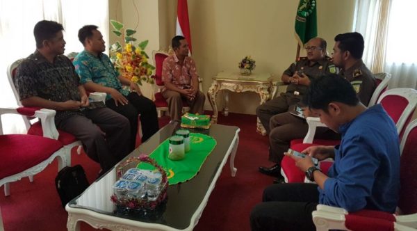 Komisioner Panwas Silaturahmi di Kejaksaan Negeri Kolaka