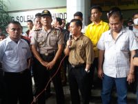 Belum Ada Kepastian Dari Rektor, KBM UHO Duduki Rektorat