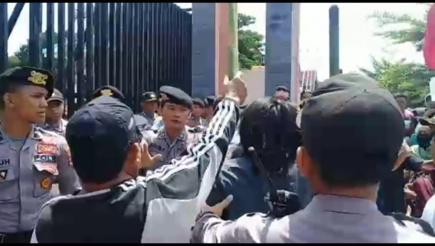 Demo Pilkades di Kolaka Ricuh, Dua Warga Diamankan Petugas