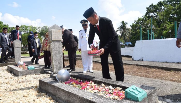 Pj Wali Kota Kendari Asmawa Tosepu 