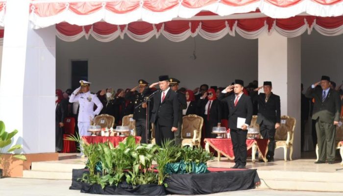 Pemkot Gelar Upacara Hari Pahlawan dan Tabur Bunga di TMP Watubangga