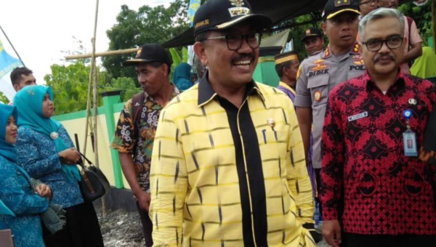 Arhawi: Kalau Memunggut Sampah Jangan Lagi Pakai Kantong Plastik