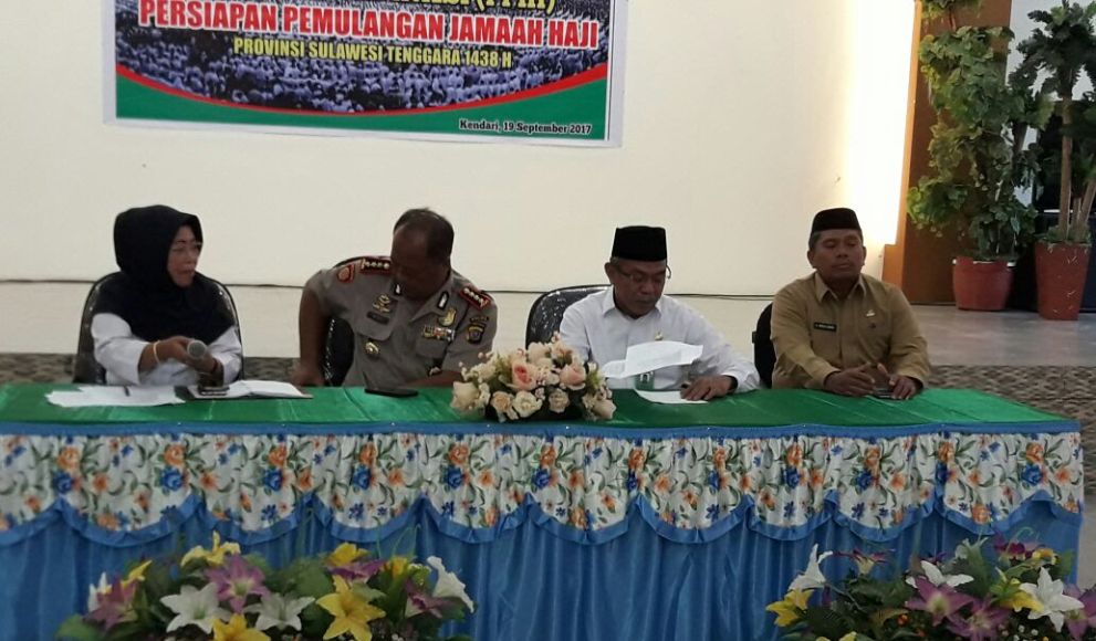 Rapat koordinasi persiapan pemulangan Jamaah Haji asal Sulawesi tenggara yang dipimpin langsung Kepala kemendepag Sultra H. Abdul Kadir. FOTO : HUMAS PEMDA KONSEL