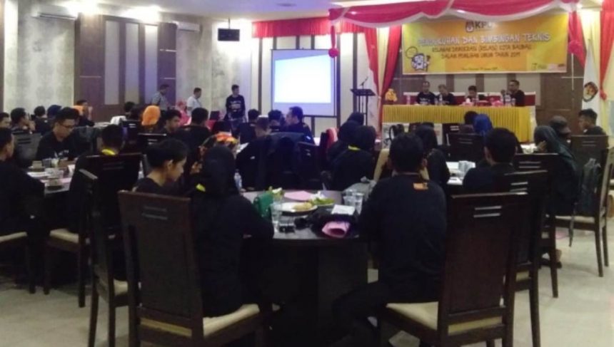 KPU Baubau Gelar Pengukuhan dan Bimtek Kepada 55 Orang Relasi