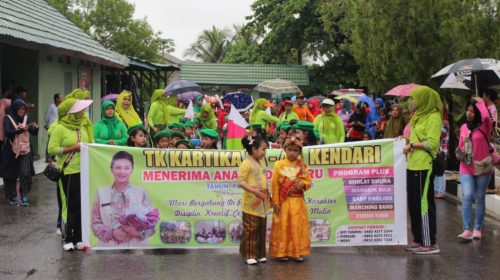 Parade Sekolah Yayasan Kartika Jaya Berlangsung Meriah