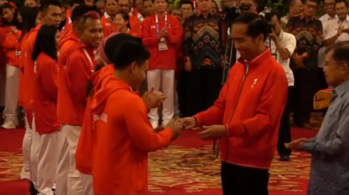 Presiden RI Jokowi Serahkan Bunus Peraih Medali Asian Games 2018