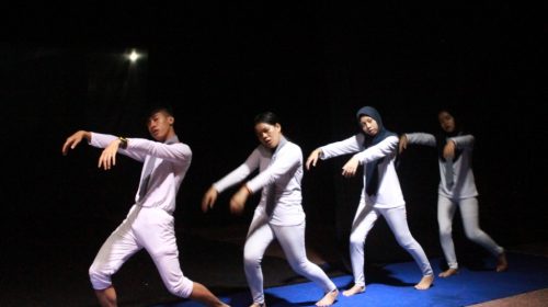 Antusiasme dan Apresiasi Penonton Meriahkan Pentas Teater Tigakoma Ke-13