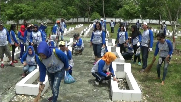 Sambut Reuni Akbar SMA N 1 Pomalaa, Alumni Gelar Baksos di TMP