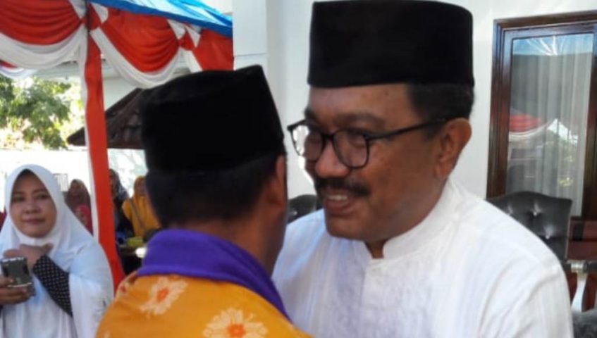 Bupati Wakatobi Arhawi Lepas Jamaah Umroh 