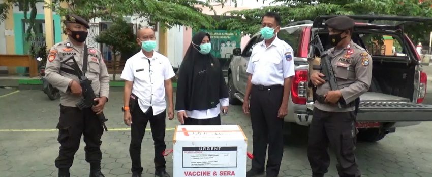 Dengan Pengawalan Polisi, 3.000 Paket Vaksin Covid-19 Tiba di Kolaka