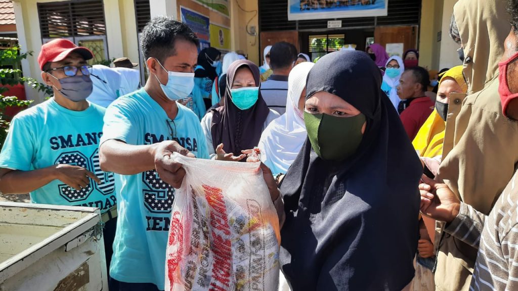 IKA Smansa Kendari Angkatan 90 Gelar Baksos Ramadan