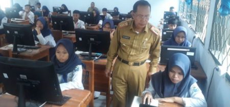 Baru Enam Sekolah Laksanakan UNBK, Ini Kata Sekda Konsel