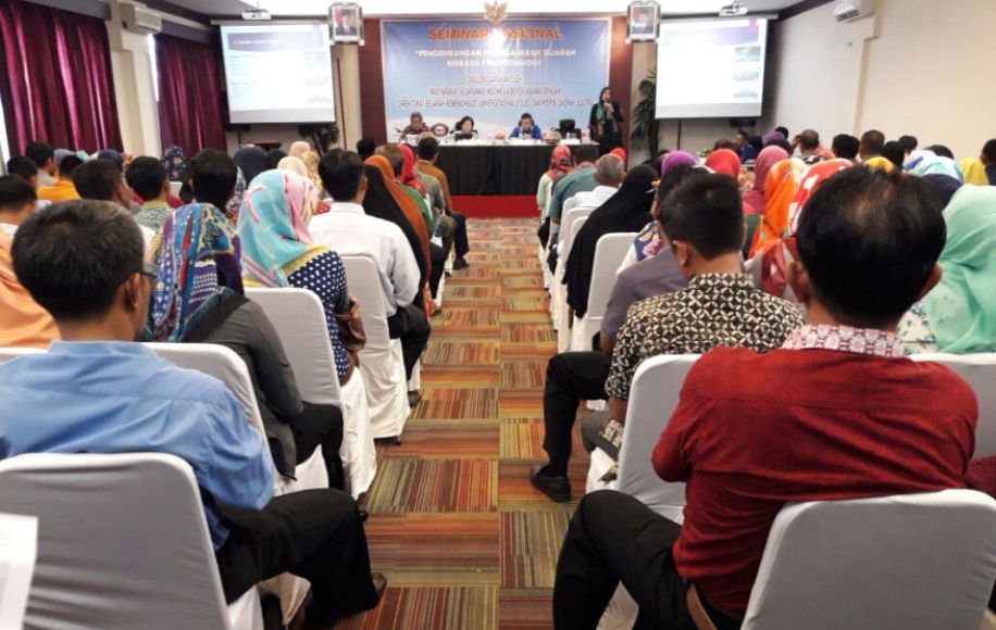 Suasana Seminar tentang Sejarah dan Budaya Lokal di Indonesia yang di prakarsai HISPISI Sultra di salah satu Hotel di Kendari. FOTO : ILHAM