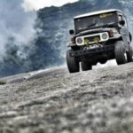 Jeef Hardtop yang digunakan oleh Wisatawan sebagai angkutan Umum menuju Wisata Gunung Bromo. FOTO : AHMAD SUGENG LAKSONO