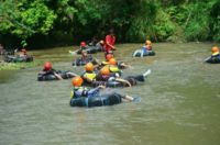 Water Tubing Olah Raga Air Yang Penuh Tantangan di Probolinggo. FOTO : AHMAD SUGENG LAKSONO