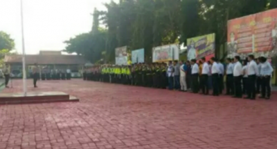 Polres Bantaeng gelar pasukan pagi tadi di halaman Mapolres Bantaeng dalam rangka Hari Buruh Internasional. FOTO : SYAMSUDDIN 