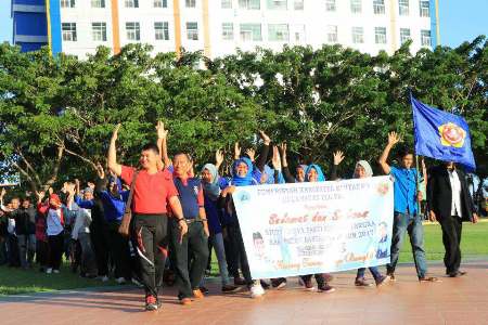 Pawai Karang Taruna yang di ikuti 500-san Kade se Kabupaten Bantaeng dalam rangka Pembukaan Studi Karya Bhakti Karang Taruna (SKBKT). FOTO : SYAMSUDDIN