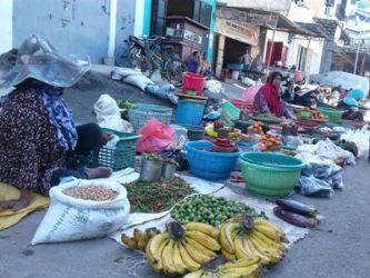 harga sembilan bahan pokok di sejumlah pasar di bantaeng mulai mahal jelang ramadhan. FOTO : SYAMSUDDIN