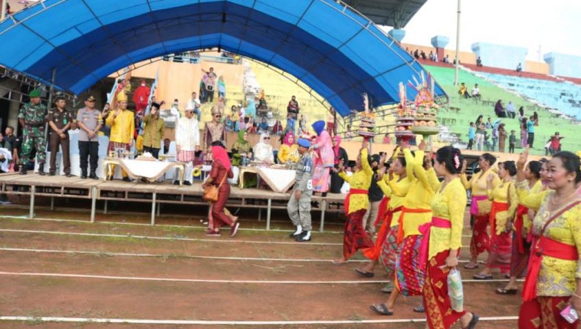 Sambut Hari Jadi ke 16, Pemda Konsel Gelar Pawai Budaya﻿