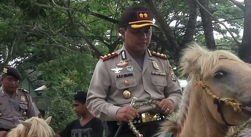 Ops Lilin 2017, Polres Muna Patroli Berkuda