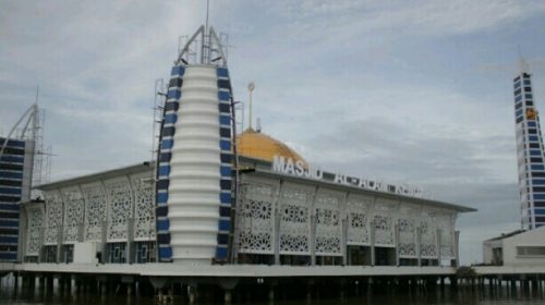 Euforia Masjid Al-Alam, Antara Tempat Wisata atau Tempat Ibadah
