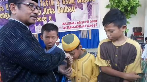 Berbagi Bersama Kaum Dhuafa dan Anak Yatim, Ini Pesan Pj Walikota Bau - bau