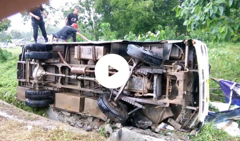 Video, Bus KKN Mahasiswa Muhammadyah Kendari Terbalik di Konsel, Lima Orang Dirawat di Puskesmas