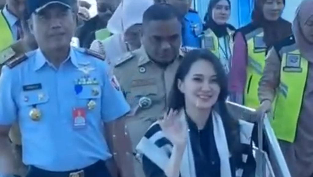 Jelang Rakornas PHD, Sekretaris DPRD Sultra Sambut Kedatangan Gubernur Malut Sherly Tjoanda Laos