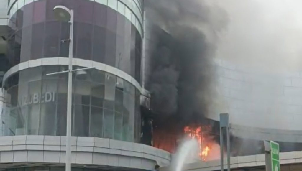 Kebakaran di Mall The Park Kendari