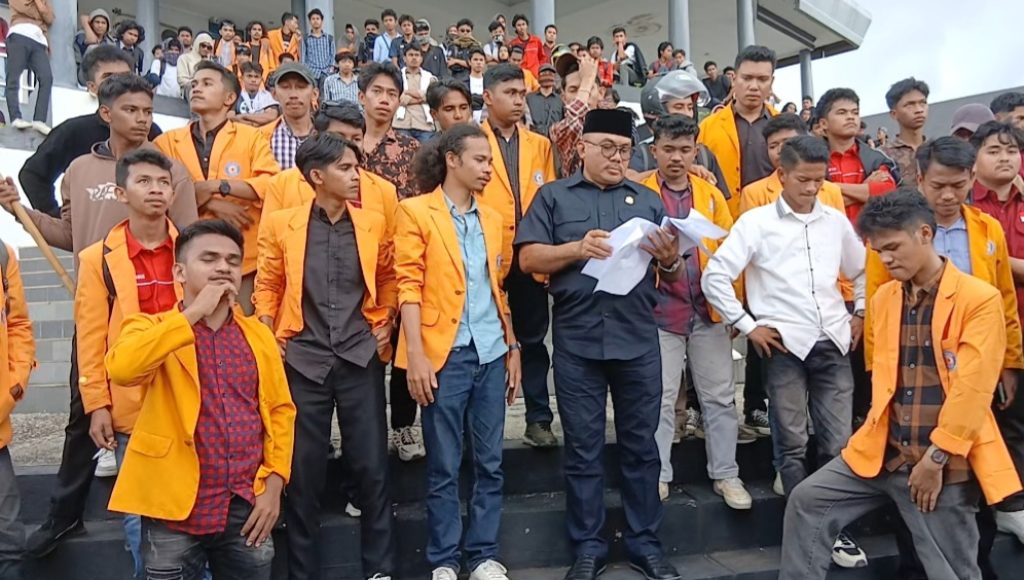 DPRD Sultra Respon 9 Tuntutan KBM UHO Kendari