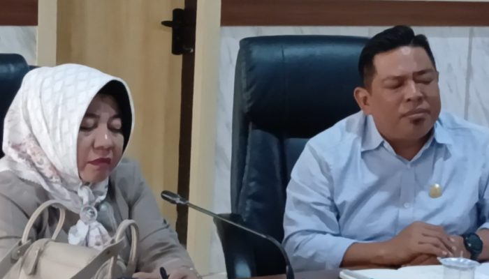 Raker Bersama Dikbud, Ketua Komisi IV DPRD Sultra Soroti Kondisi Memprihatinkan SMA 1 Toari