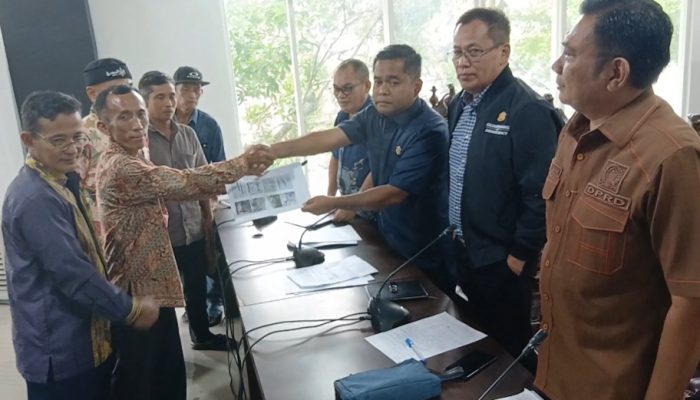 Warga Lalonona Desak Pengangkatan PLT Kepala Desa, Komisi I DPRD Sultra Rekomendasikan Segera Diproses