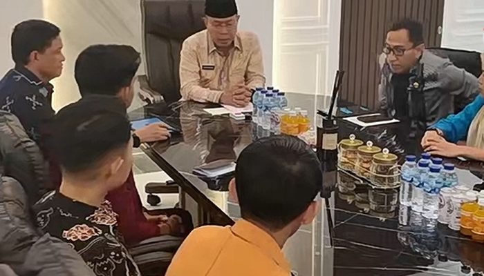 Duduk Bersama Mahasiswa, Gubernur Sultra Respons Kritik Beasiswa dan Peluang Kerja