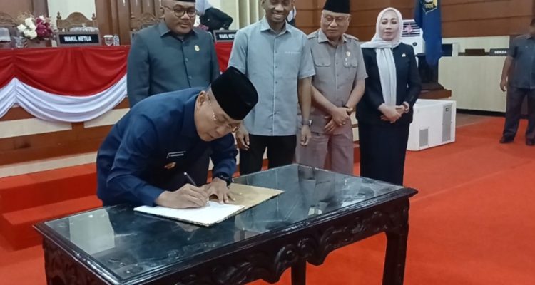 Gubernur dan DPRD Sultra Setujui Lima Ranperda Strategis