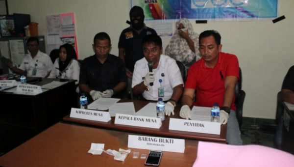 Seorang Emak – Emak Jadi Kurir Narkoba Diamankan BNNK Muna﻿