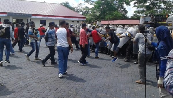 Ada Ali Mazi Saat Massa Bentrok Dengan Polisi, Dalam Simulasi Pengamanan Pilkada