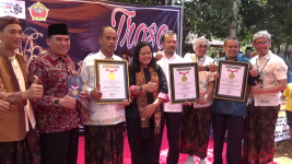 Kain Tenun Troso Raih MURI, Memiliki Panjang 217 Meter
