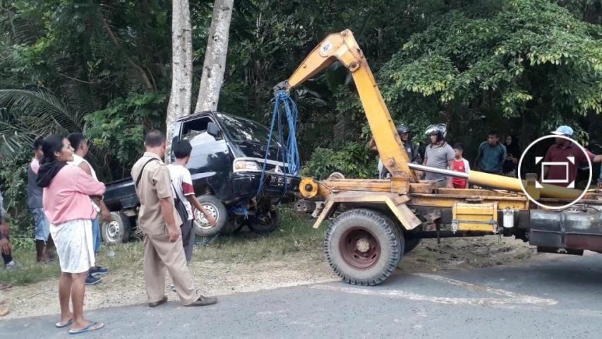 Sopir Mengantuk, Mobil Pic Up Mitsubishi Masuk Jurang