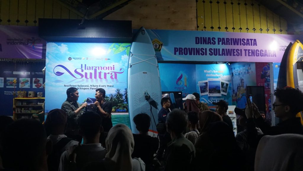 Dispar Sultra Promosikan Destinasi Wisata Lokal di Event Harmoni Sultra 2025