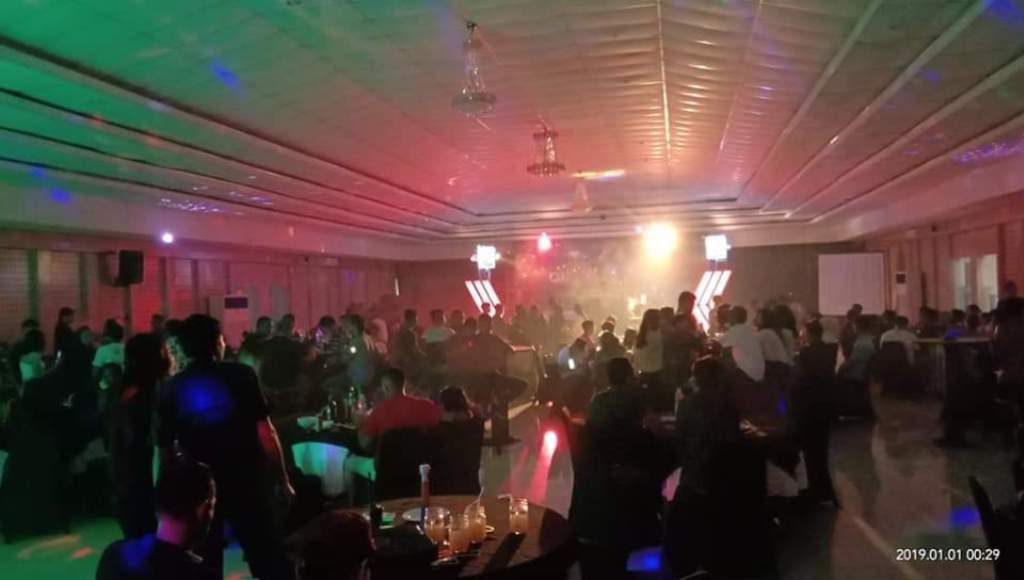 Hotel Sutan Raja Rayakan Pergantian Tahun Dengan Konsep Gala Dinner Dan Musik Dj Glow In The Dark