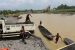 Aktifitas penambangan pasir. FOTO : INT