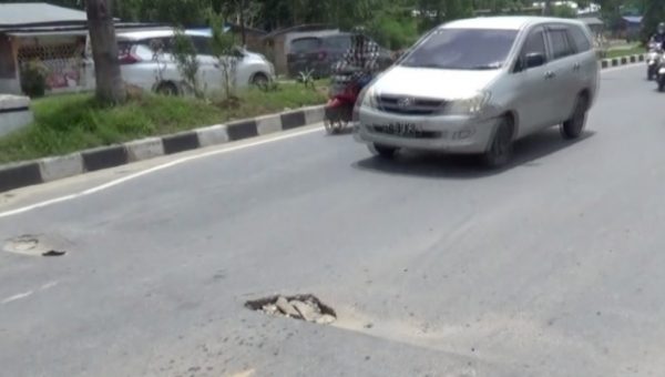 Warga Kendari Keluhkan Kondisi Jalan di Bundaran Tapal Kuda