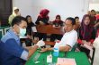 pegawai dan staf serta warga di pengadilan negeri bantaeng dilakukan pemeriksaan urine oleh petugas BNK Bantaeng. FOTO : SYAMSUDDIN