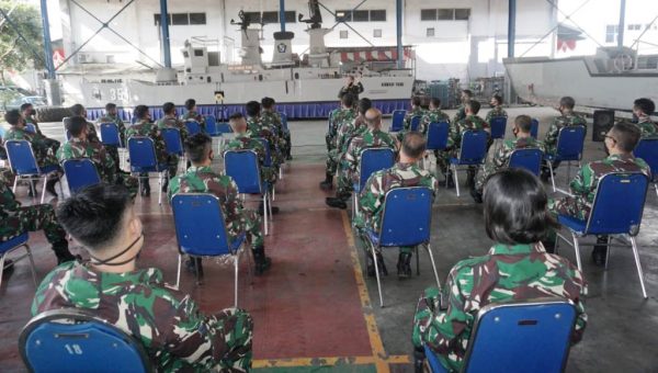 Prajurit Satfib Koarmada II Dapatkan Penyuluhan Hukum