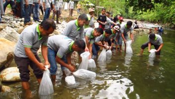 Alumni SPP SUPM Bone Reuni di Taman Air Panas Ulunggolaka