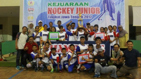 SMP Negeri 2 Kembang Pertahankan Juara Hocky Junior Jateng 2017
