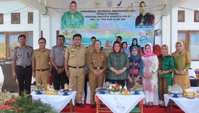 Hadiri Sosialisasi KIE OKM di Konsel, Tina Nur Alam : Hati-Hati Memilih Kosmetik
